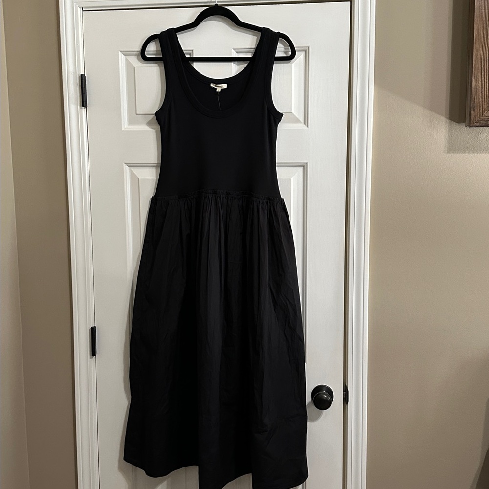 Madewell Mixed Poplin Scoopneck Maxi Dress in Jet Black - Picture 5 of 8